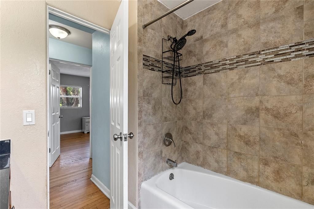 For Sale: $265,000 (3 beds, 2 baths, 1173 Square Feet)