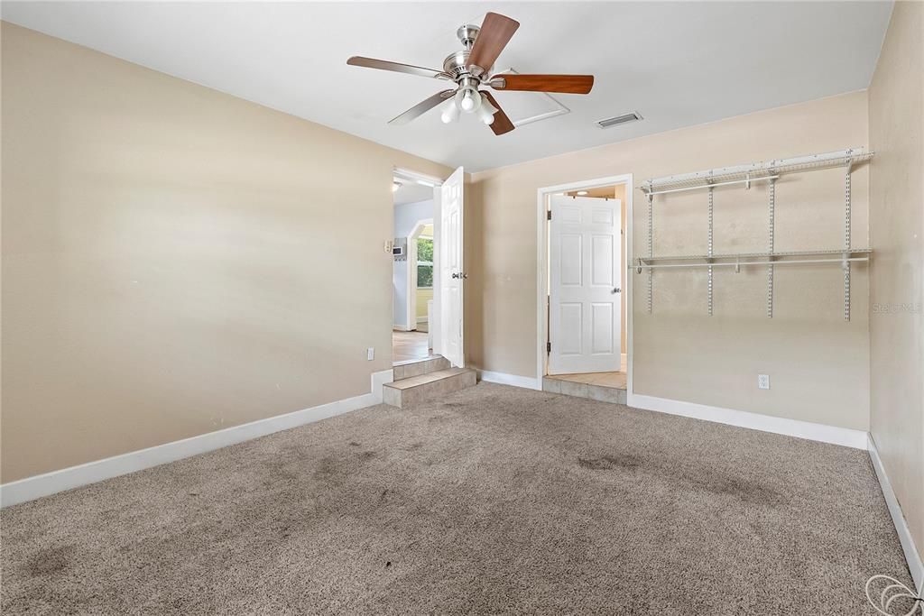 For Sale: $265,000 (3 beds, 2 baths, 1173 Square Feet)
