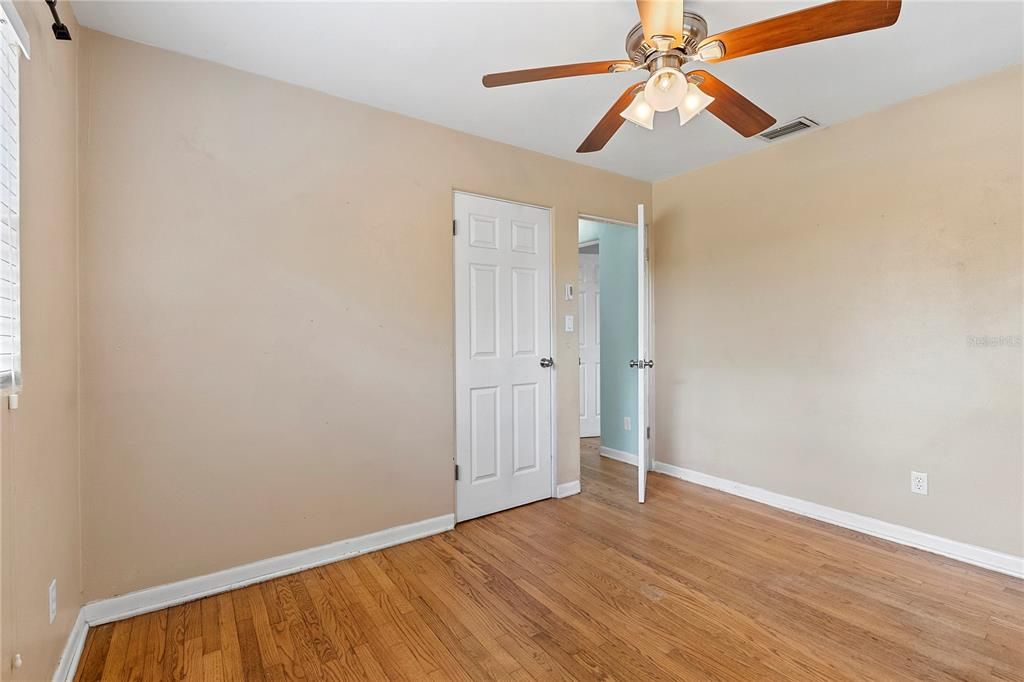 For Sale: $265,000 (3 beds, 2 baths, 1173 Square Feet)