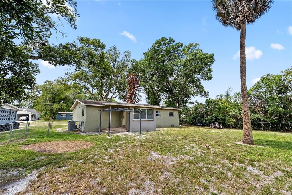 For Sale: $265,000 (3 beds, 2 baths, 1173 Square Feet)