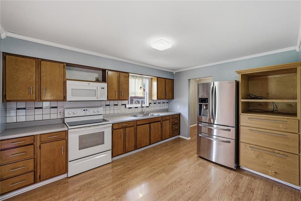 For Sale: $319,900 (2 beds, 2 baths, 1456 Square Feet)