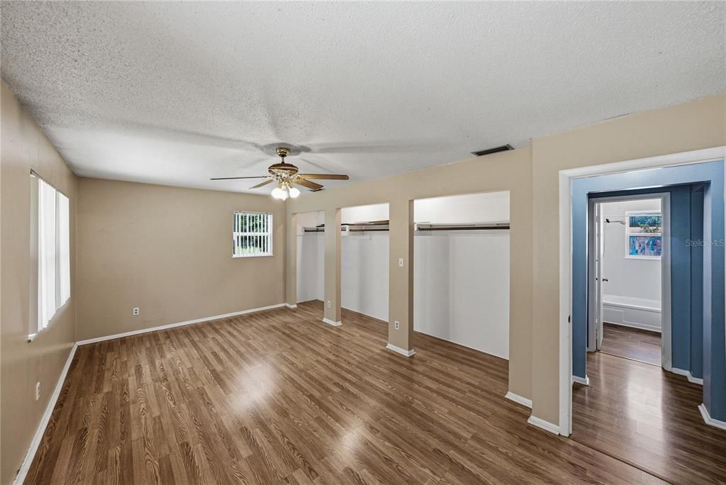 For Sale: $319,900 (2 beds, 2 baths, 1456 Square Feet)