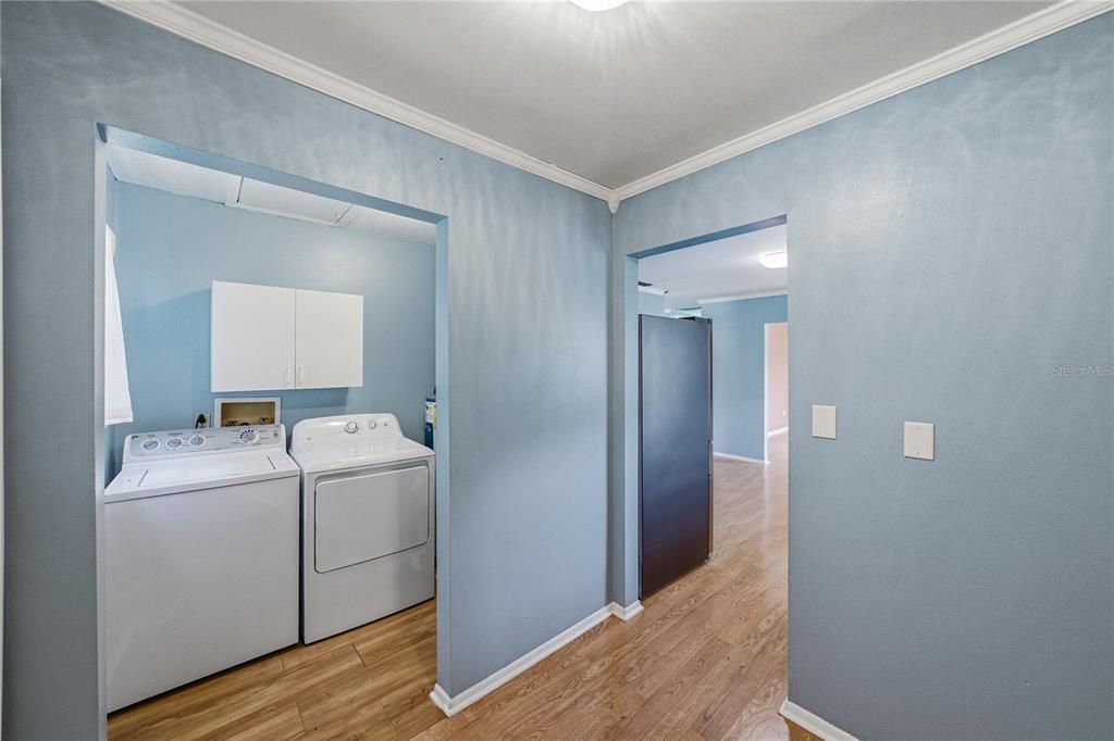 For Sale: $319,900 (2 beds, 2 baths, 1456 Square Feet)