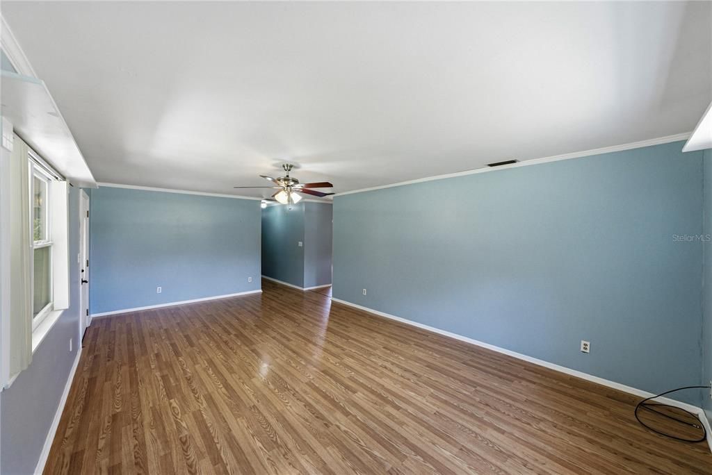 For Sale: $319,900 (2 beds, 2 baths, 1456 Square Feet)