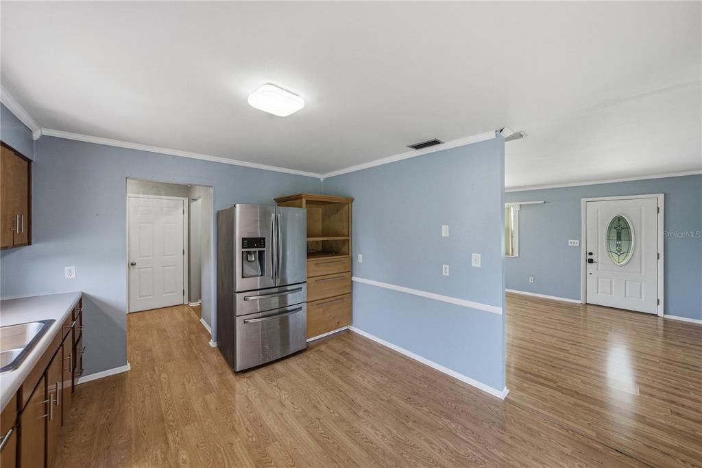 For Sale: $319,900 (2 beds, 2 baths, 1456 Square Feet)