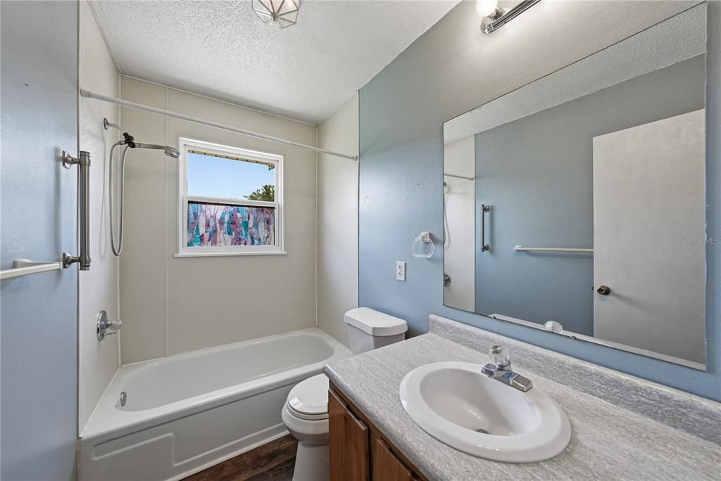 For Sale: $319,900 (2 beds, 2 baths, 1456 Square Feet)