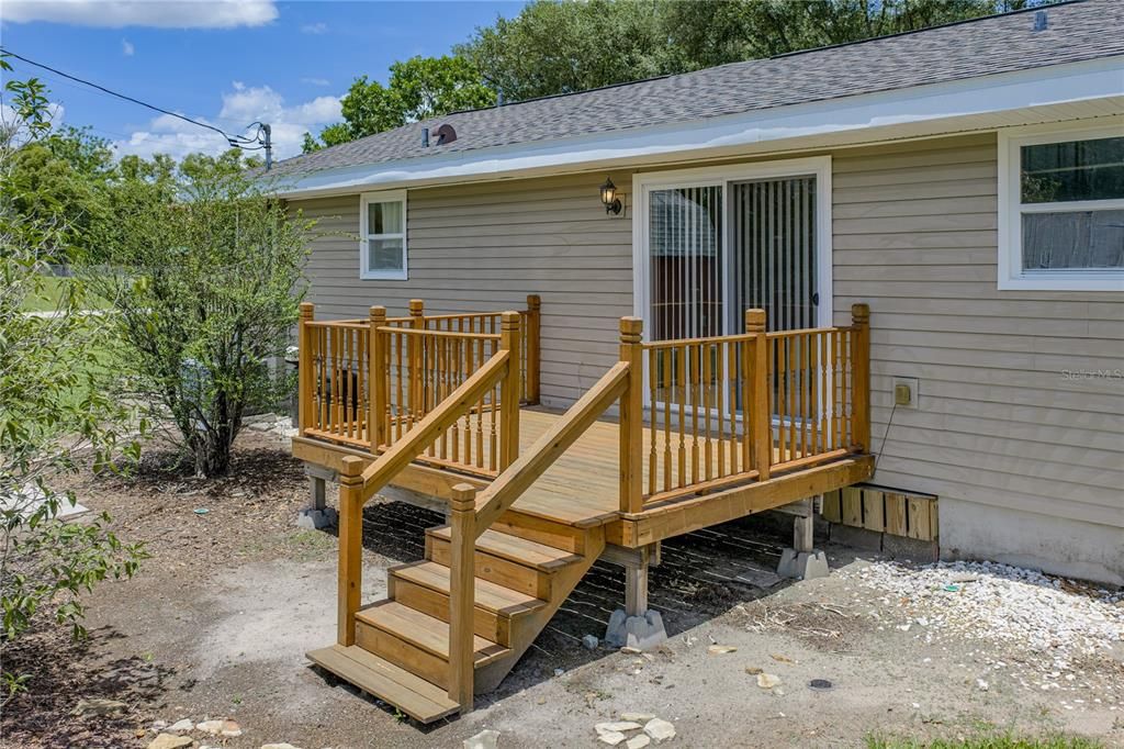 For Sale: $319,900 (2 beds, 2 baths, 1456 Square Feet)