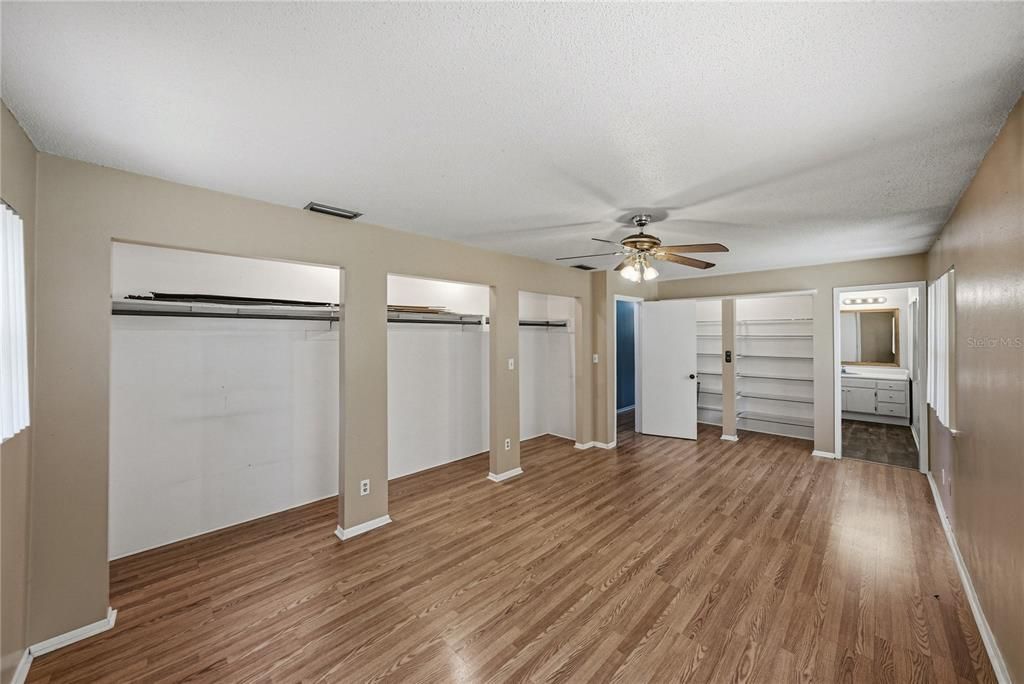 For Sale: $319,900 (2 beds, 2 baths, 1456 Square Feet)