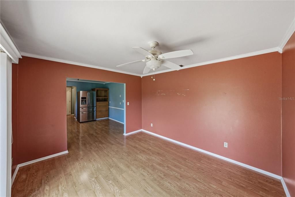For Sale: $319,900 (2 beds, 2 baths, 1456 Square Feet)