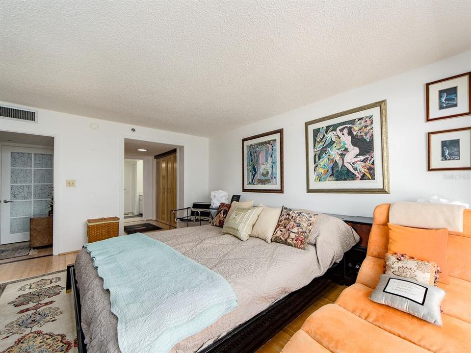 En Venta: $725,000 (2 camas, 2 baños, 1394 Pies cuadrados)