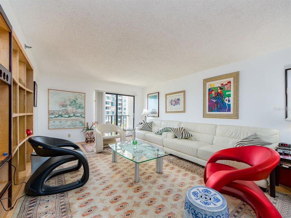 En Venta: $725,000 (2 camas, 2 baños, 1394 Pies cuadrados)