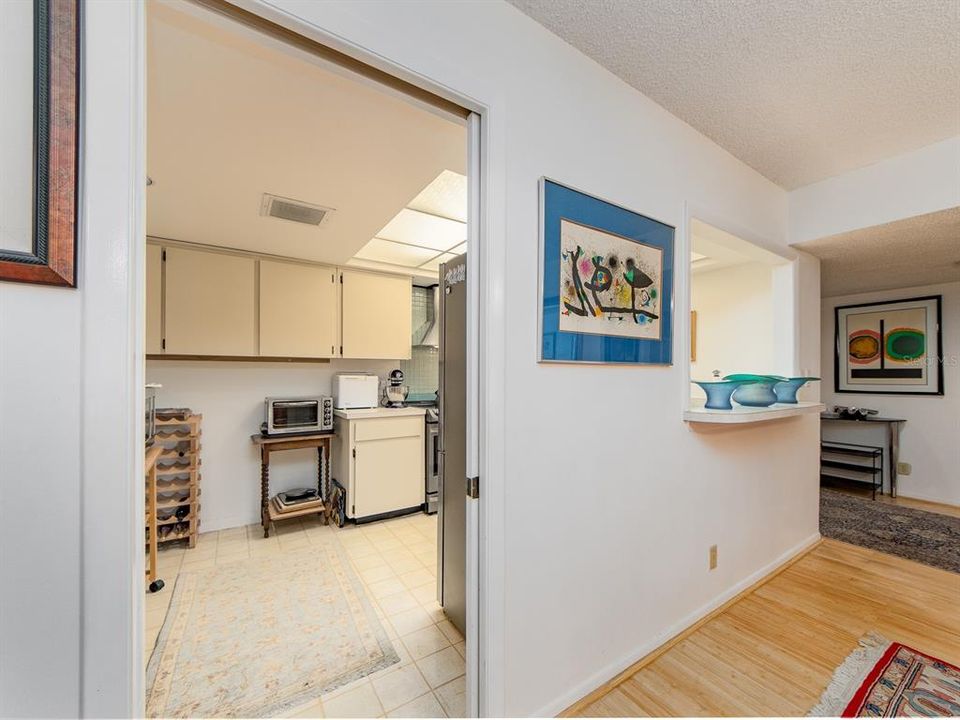 En Venta: $725,000 (2 camas, 2 baños, 1394 Pies cuadrados)