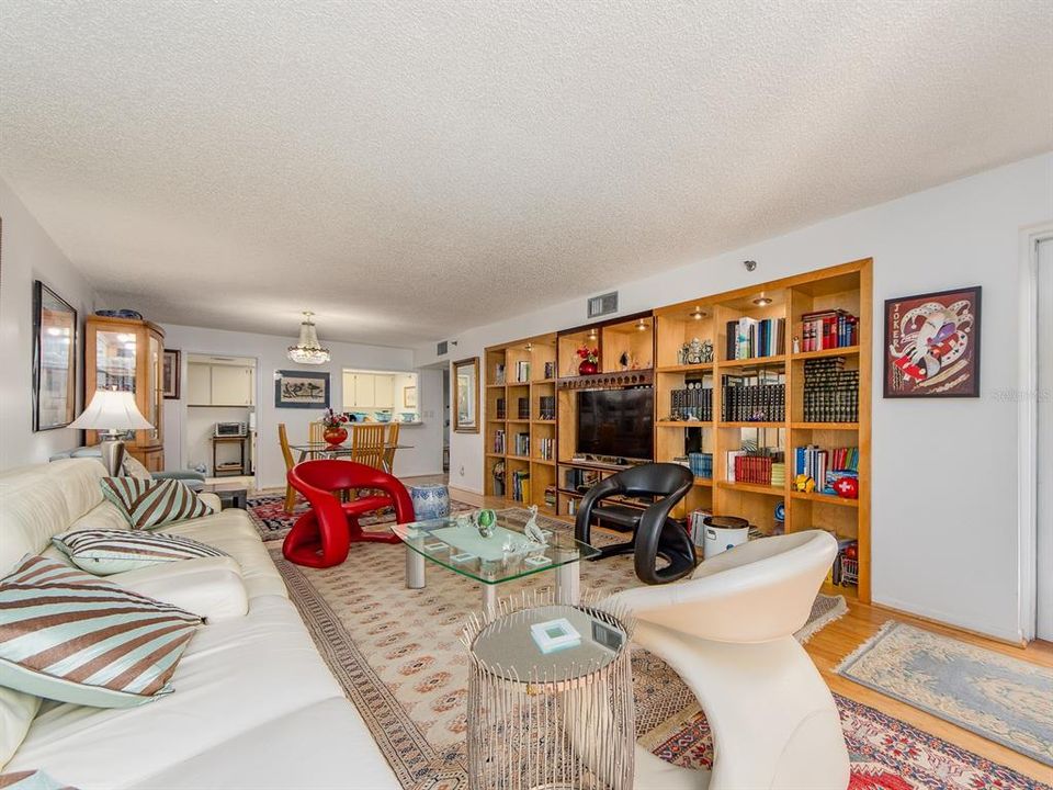 En Venta: $725,000 (2 camas, 2 baños, 1394 Pies cuadrados)