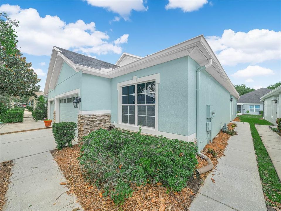 For Sale: $270,000 (3 beds, 2 baths, 1487 Square Feet)