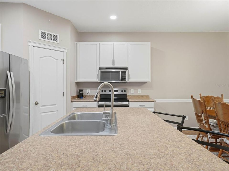 For Sale: $270,000 (3 beds, 2 baths, 1487 Square Feet)