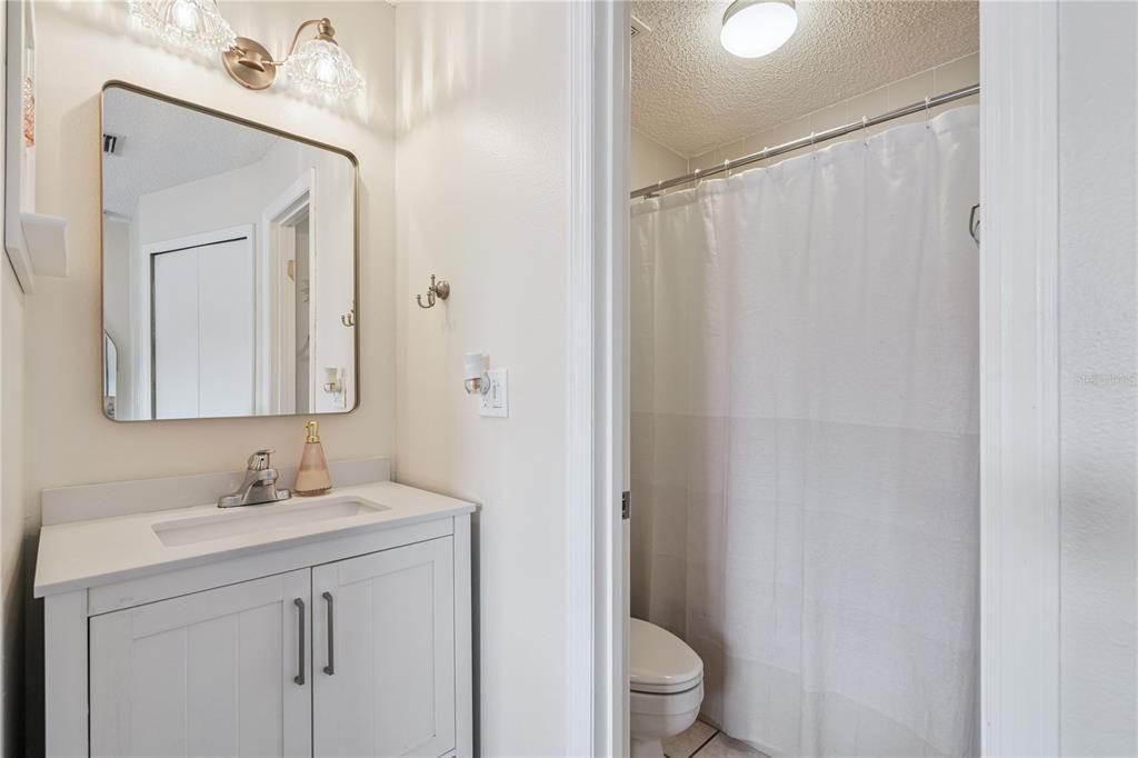 For Sale: $329,000 (3 beds, 2 baths, 1077 Square Feet)