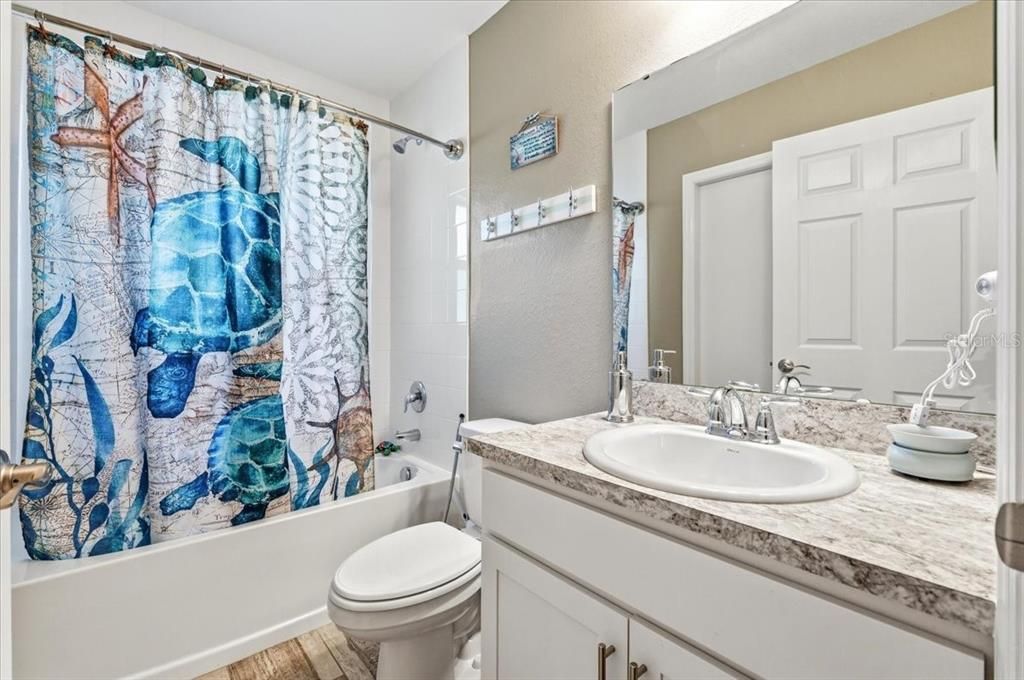 For Sale: $400,000 (3 beds, 2 baths, 1886 Square Feet)
