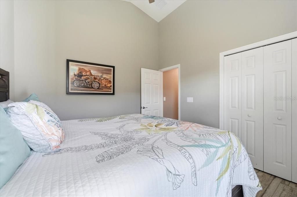 For Sale: $400,000 (3 beds, 2 baths, 1886 Square Feet)