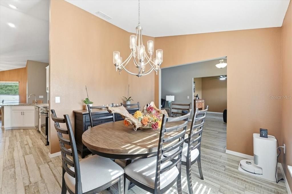 For Sale: $400,000 (3 beds, 2 baths, 1886 Square Feet)