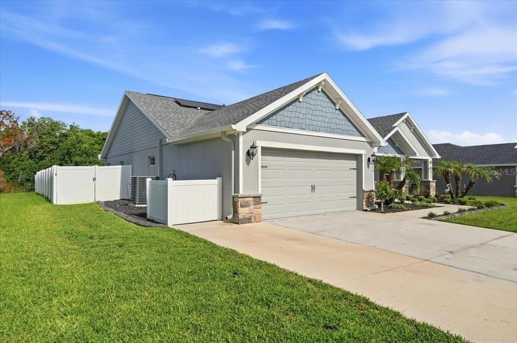 For Sale: $400,000 (3 beds, 2 baths, 1886 Square Feet)