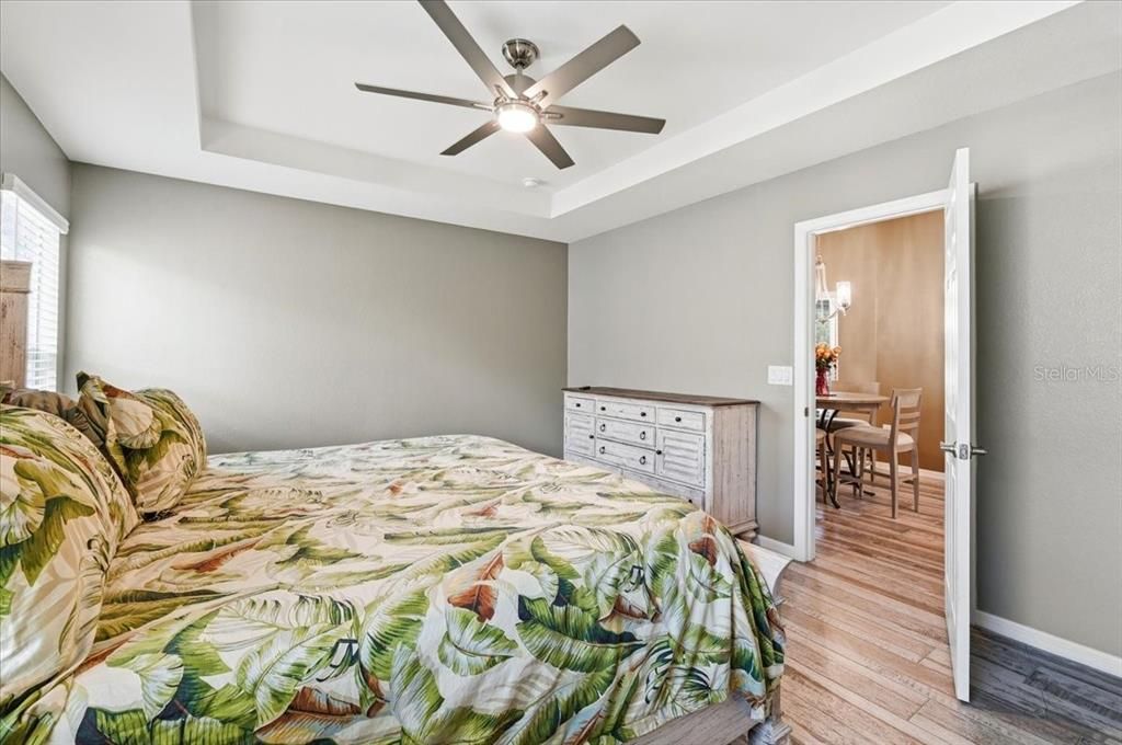 For Sale: $400,000 (3 beds, 2 baths, 1886 Square Feet)