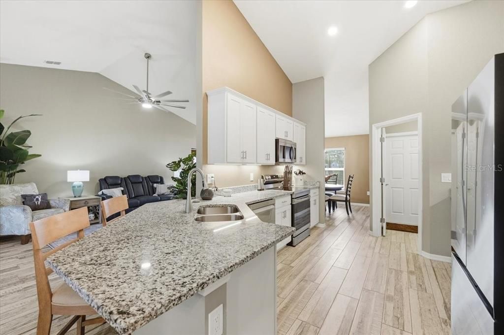 For Sale: $400,000 (3 beds, 2 baths, 1886 Square Feet)