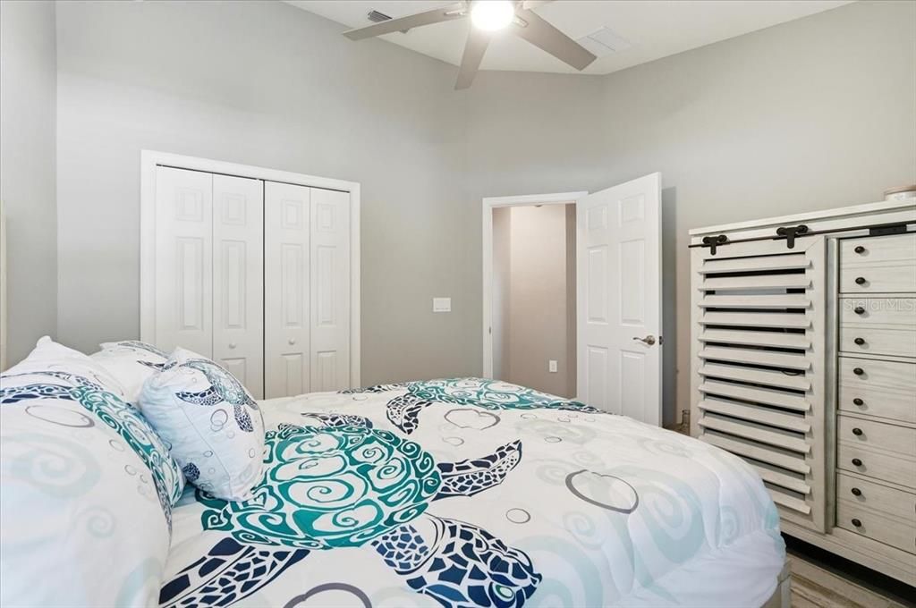 For Sale: $400,000 (3 beds, 2 baths, 1886 Square Feet)