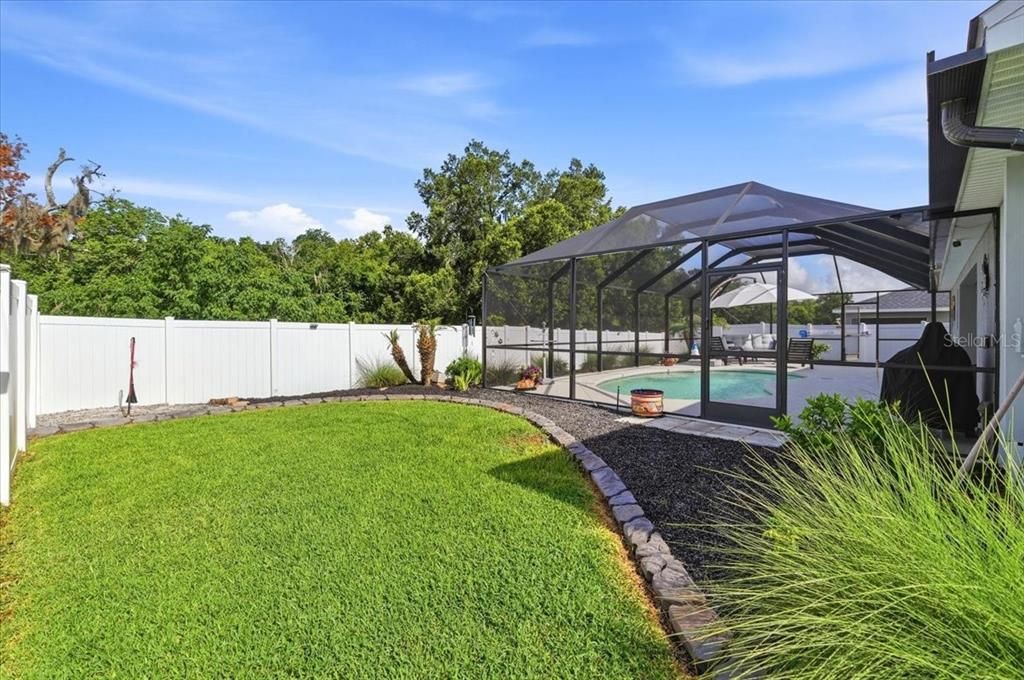 For Sale: $400,000 (3 beds, 2 baths, 1886 Square Feet)