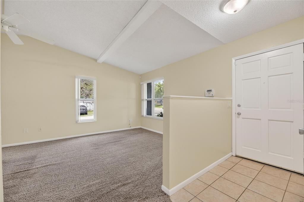 For Sale: $319,995 (3 beds, 2 baths, 1184 Square Feet)