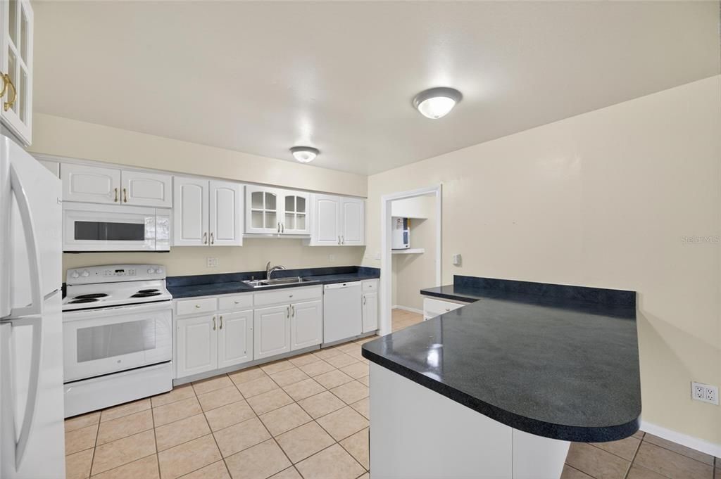 For Sale: $319,995 (3 beds, 2 baths, 1184 Square Feet)