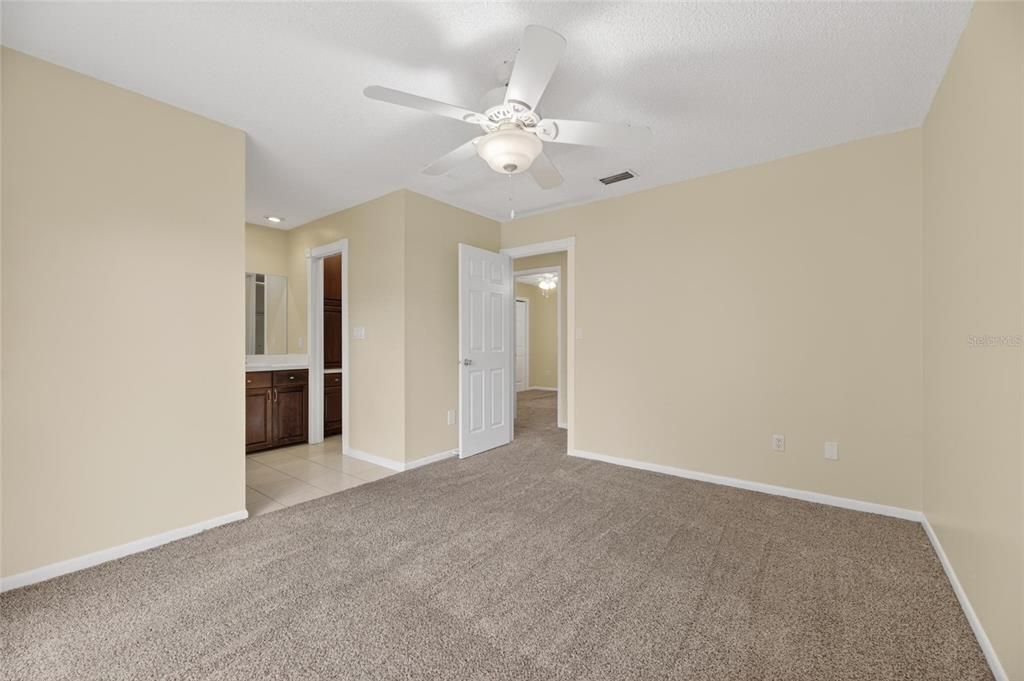 For Sale: $319,995 (3 beds, 2 baths, 1184 Square Feet)
