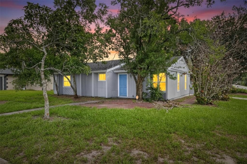 For Sale: $319,995 (3 beds, 2 baths, 1184 Square Feet)