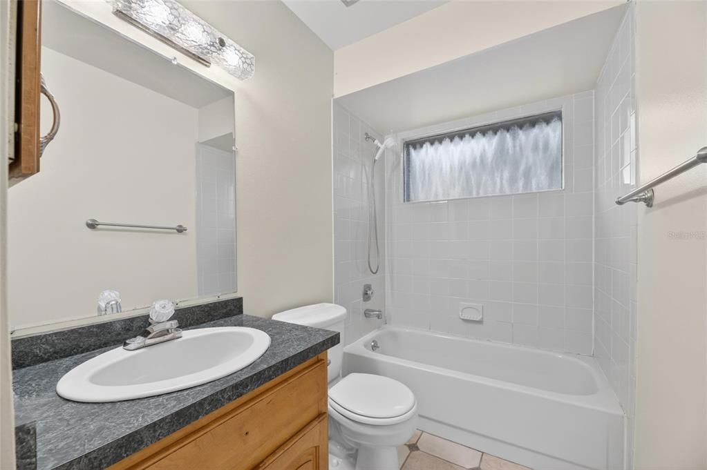 For Sale: $319,995 (3 beds, 2 baths, 1184 Square Feet)