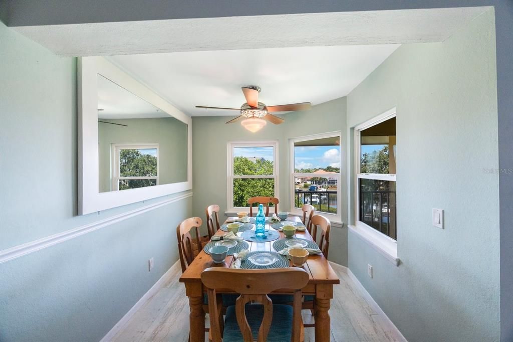 For Sale: $359,000 (2 beds, 2 baths, 900 Square Feet)