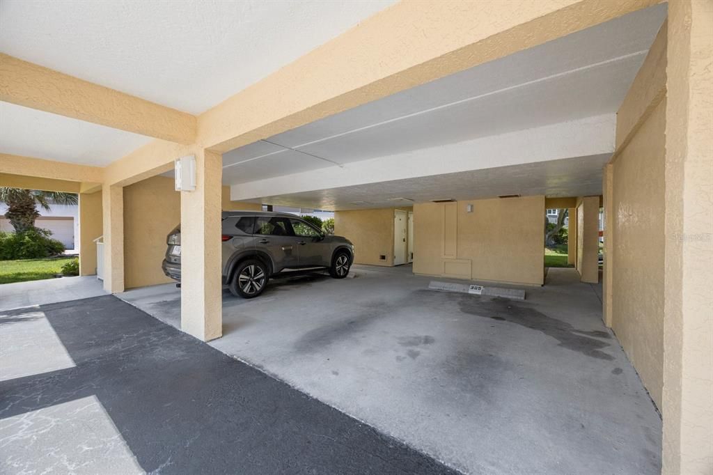 For Sale: $359,000 (2 beds, 2 baths, 900 Square Feet)