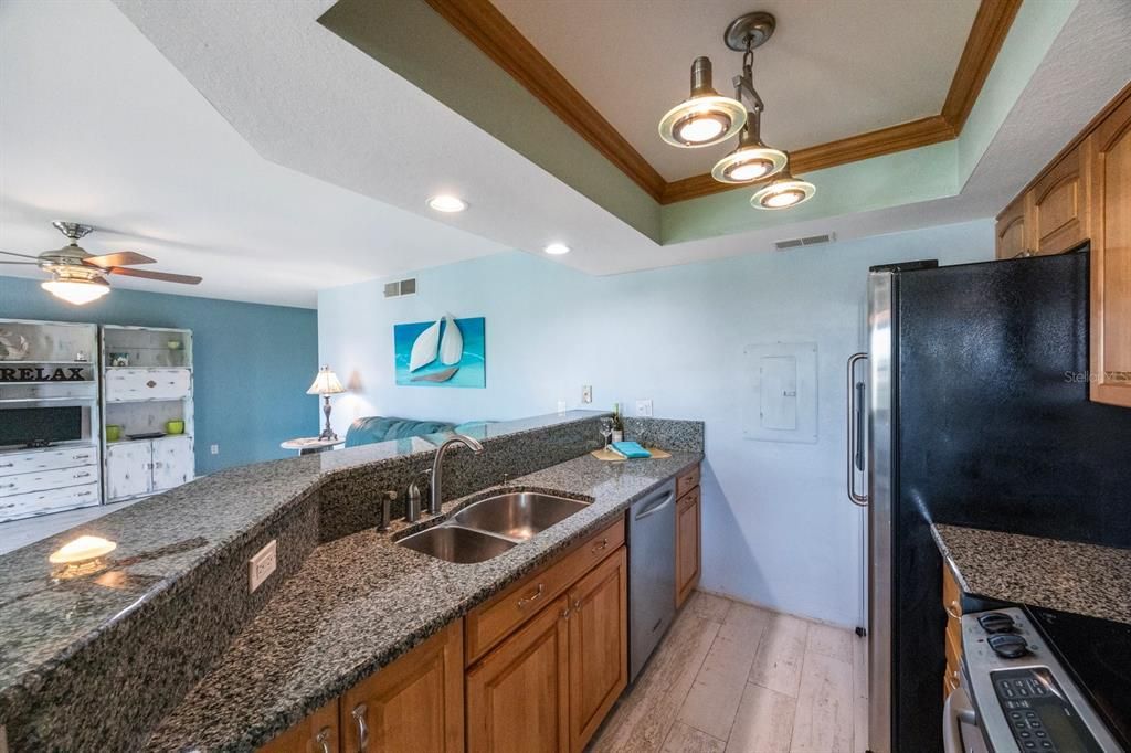 For Sale: $359,000 (2 beds, 2 baths, 900 Square Feet)