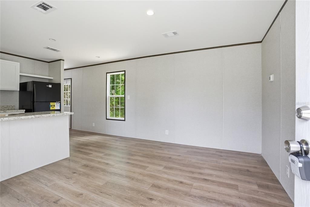 For Sale: $238,000 (2 beds, 2 baths, 747 Square Feet)
