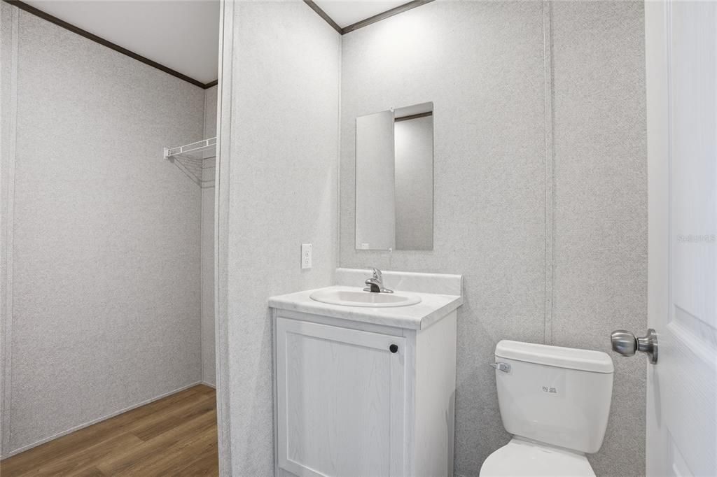 For Sale: $238,000 (2 beds, 2 baths, 747 Square Feet)