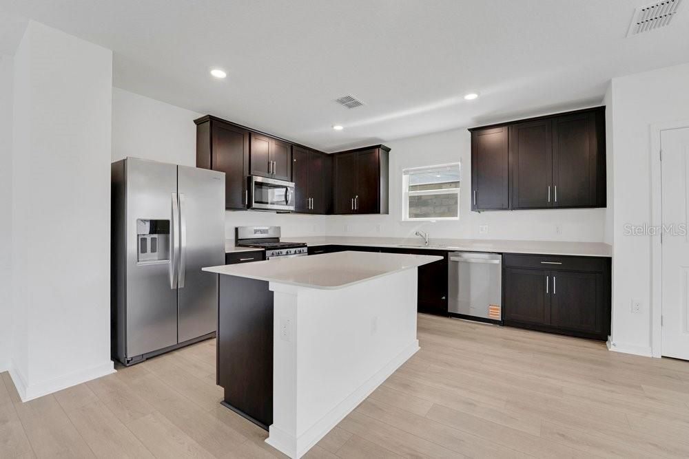 For Rent: $3,500 (5 beds, 3 baths, 2597 Square Feet)