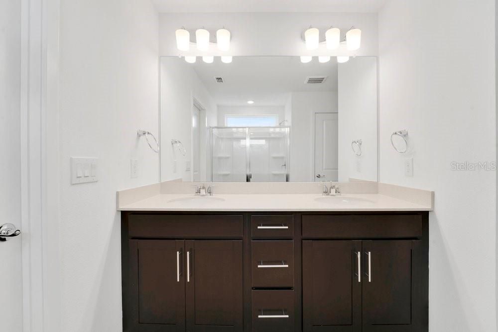 For Rent: $3,500 (5 beds, 3 baths, 2597 Square Feet)