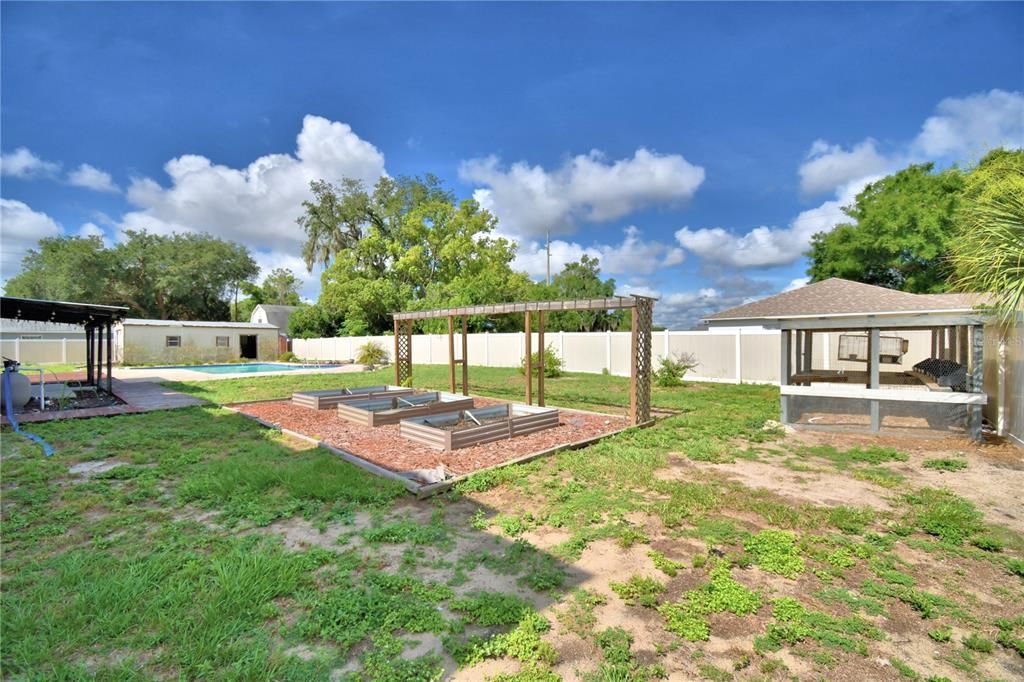 For Sale: $399,900 (4 beds, 3 baths, 2262 Square Feet)