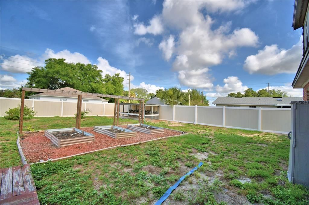For Sale: $399,900 (4 beds, 3 baths, 2262 Square Feet)