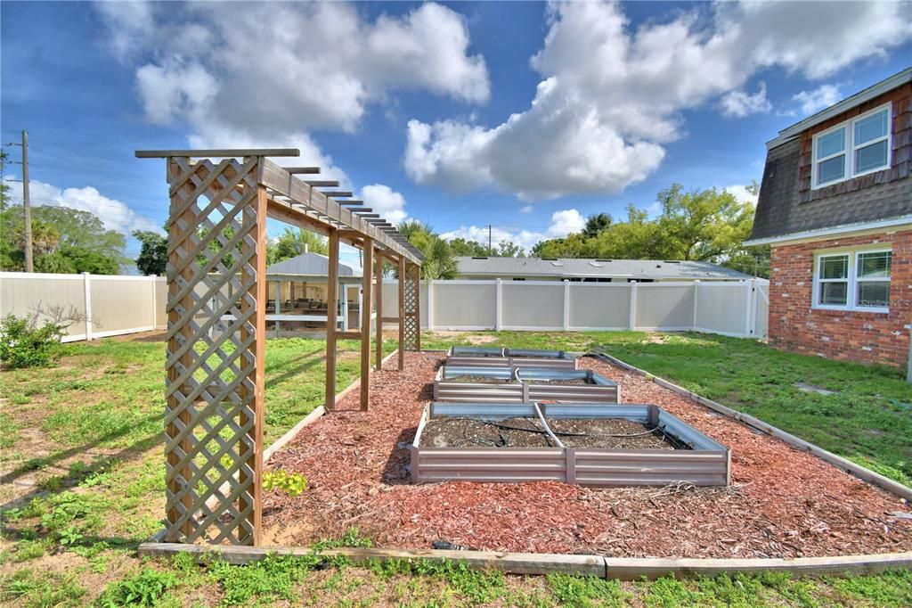 For Sale: $399,900 (4 beds, 3 baths, 2262 Square Feet)
