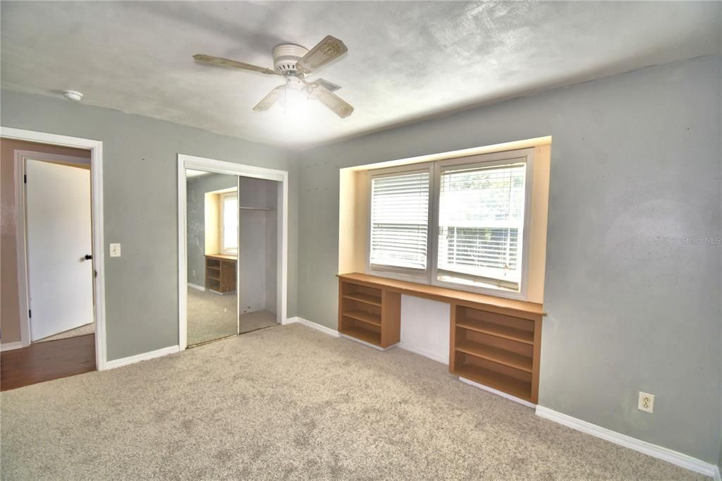 For Sale: $399,900 (4 beds, 3 baths, 2262 Square Feet)