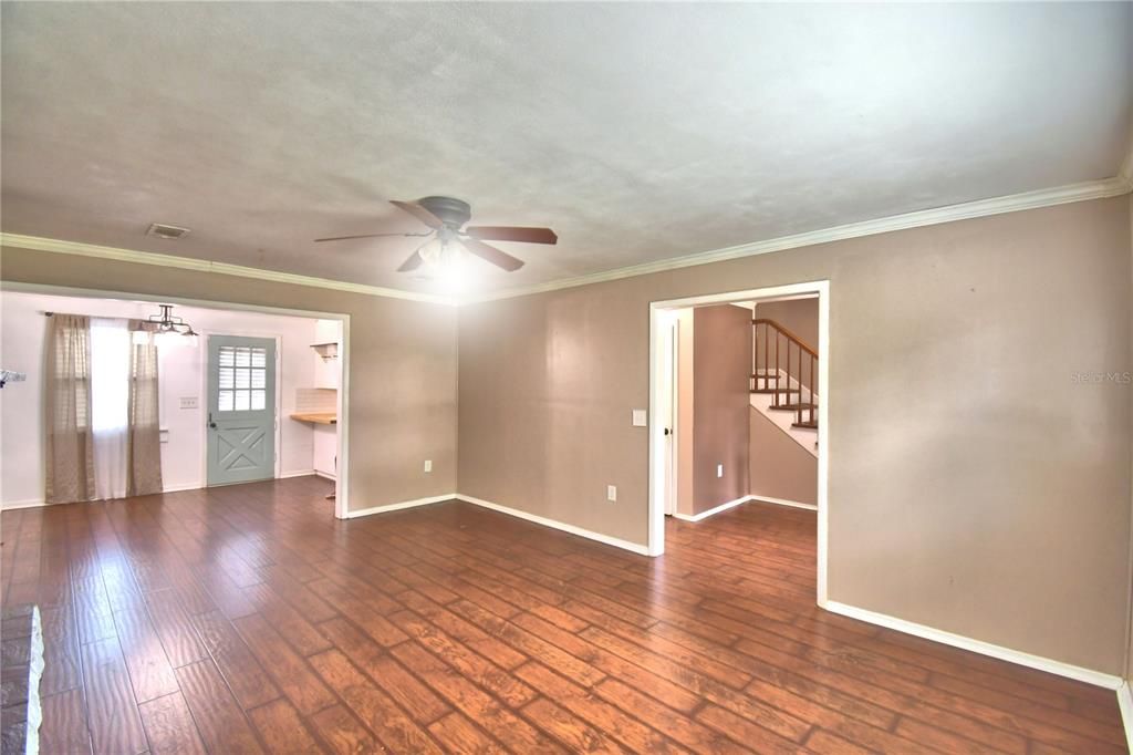 For Sale: $399,900 (4 beds, 3 baths, 2262 Square Feet)