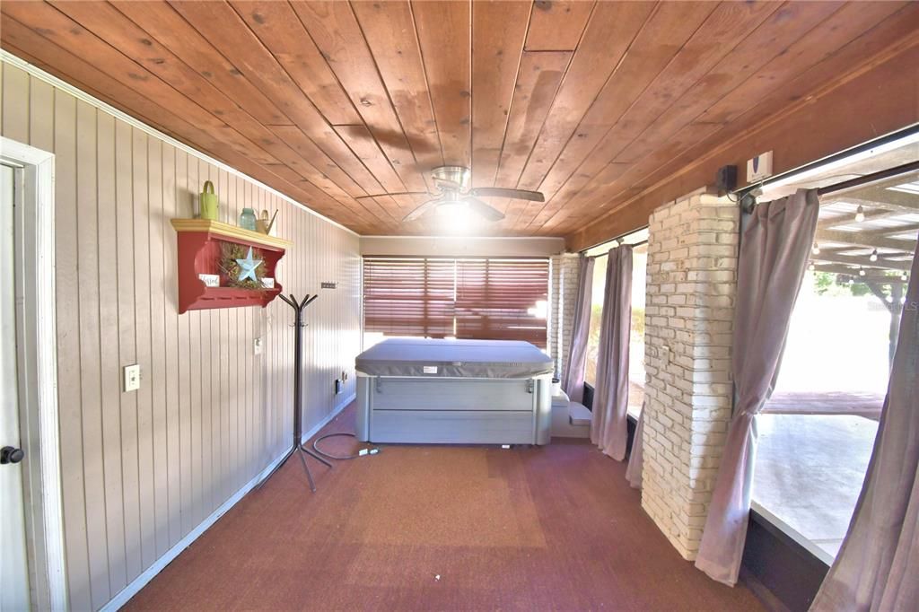 For Sale: $399,900 (4 beds, 3 baths, 2262 Square Feet)