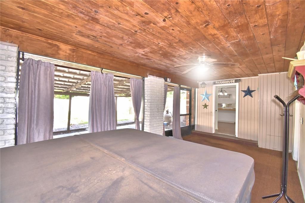 For Sale: $399,900 (4 beds, 3 baths, 2262 Square Feet)