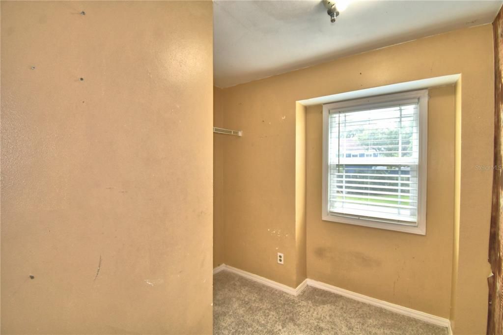 For Sale: $399,900 (4 beds, 3 baths, 2262 Square Feet)