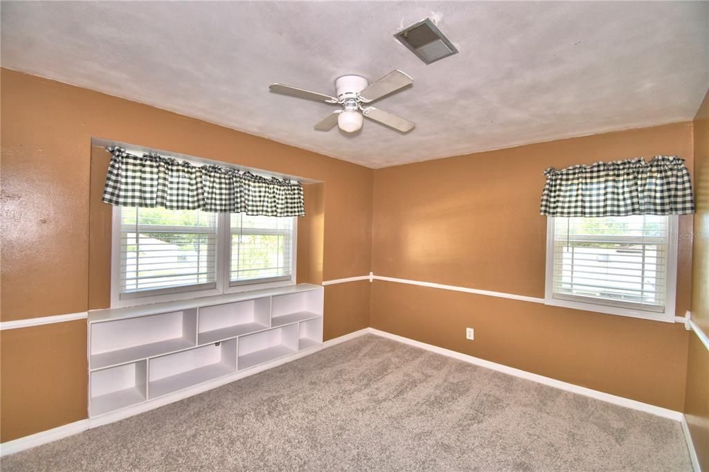 For Sale: $399,900 (4 beds, 3 baths, 2262 Square Feet)