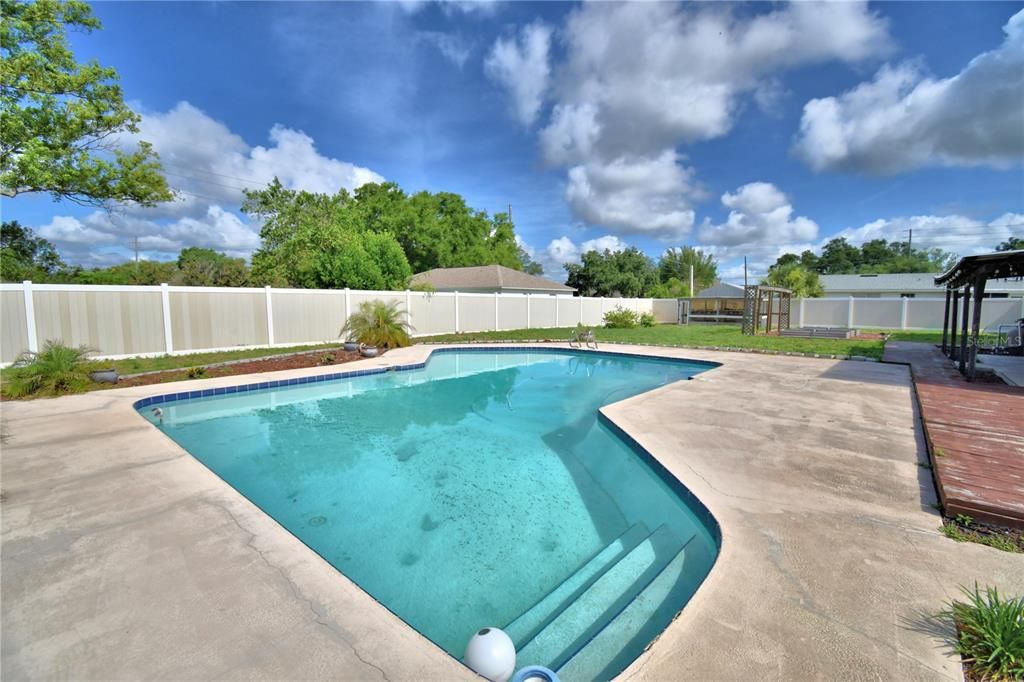 For Sale: $399,900 (4 beds, 3 baths, 2262 Square Feet)